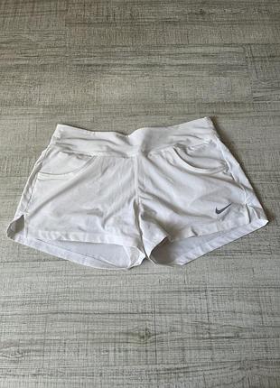 Білі жіночі шорти nike