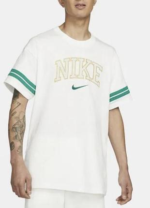 Футболка чоловіча бавовна, біла, з принтом nike, короткий рукав з зеленими смужками, круглий виріз, розмір s.