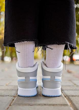 Nike air jordan 1 retro high grey blue