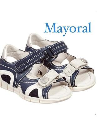Нові з бірками сандалі для хлопчика mayoral (41682,сині з білим) на 21,22,25,26 розмір