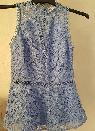 Чудова блузочка з гіпюру на підкладці з баскою, застібка молнія на боку, обхват грудей90 см, обхват талії 72см, довжина 64 см, стан чудовий