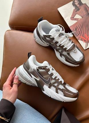 😍 жіночі кросівки nike v2k run mink brown summit white college grey