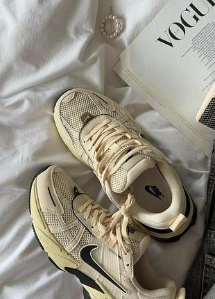 😍 жіночі кросівки nike v2k runtekk beige black