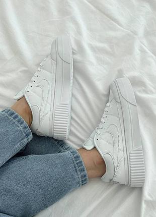 Жіночі кросівки nike court legacy white
