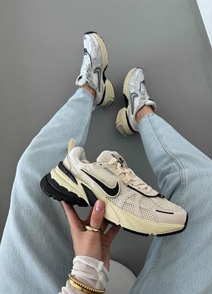 Женские кроссовки nike runtekk