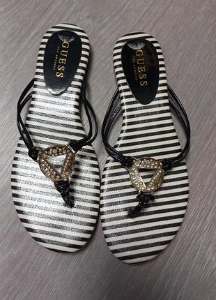 Женские шлепанцы guess