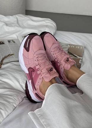 Женские кроссовки nike runtekk
