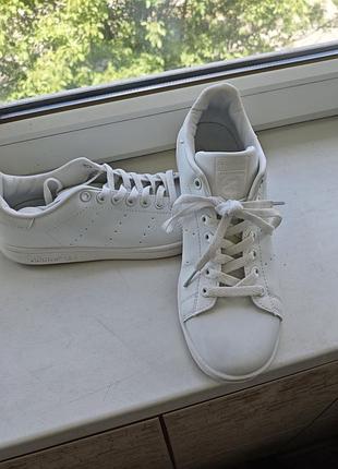 Кроссовки adidas