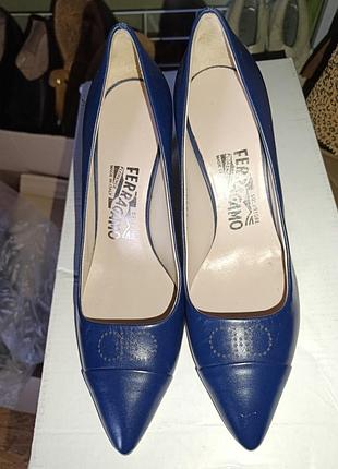 Винтажные кожаные туфли-лодочки salvatore ferragamo оригинал (италия)писное товара: