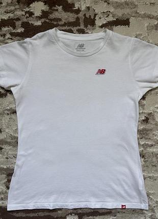 Жіноча футболка new balance