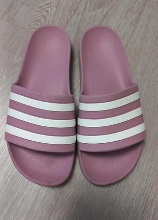 Жіночі шльопанці adidas