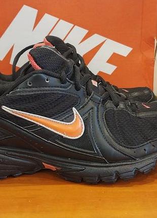 Продам женские оригинальные кожаные кроссовки nike легки разм 40