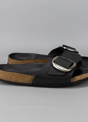 Стильные кожаные тапочки birkenstock madrid big buckle