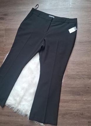 Чорні класичні брюки розширені до низу primark, р.50-52