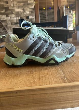 Жіночі кросівки adidas terex