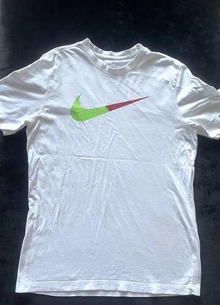 Біла чоловіча футболка nike зі стильним swoosh лого – оригінал, розмір m