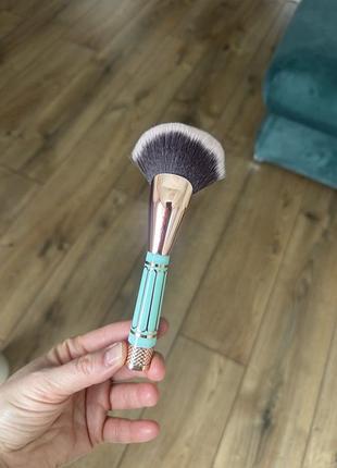 Пензлик для макіяжу mac cosmetics brush 143s оригінал