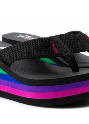Яркие женские вьетнамки skechers rainbow platform со стелькой yoga foam