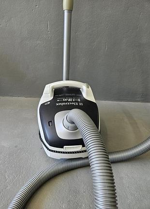 Пылесос electrolux ze350