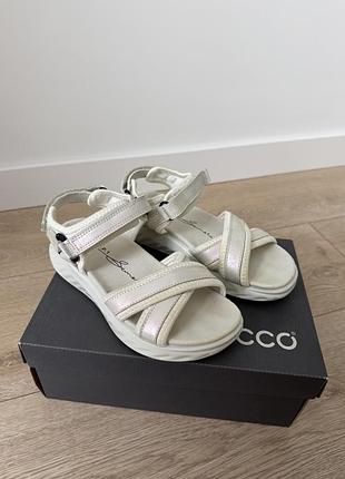 Босоніжки ecco