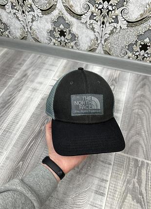 Кепка, блайзер under armour cap