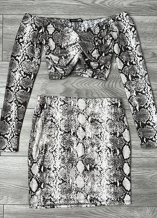 Костюм зі спідницею кроп топ fashion nova
