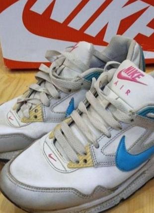 Продам женские оригинальные  кожаные кроссовки  nike air max