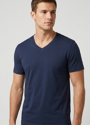 Мужская футболка christian berg premium (v-neck), размер s, темно-синий