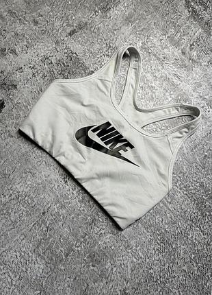 Жіночий спортивний топ nike