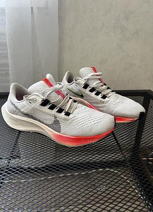 Жіночі кросівки nike air zoom pegasus 38 white