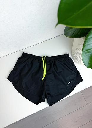 Спортивні шорти nike