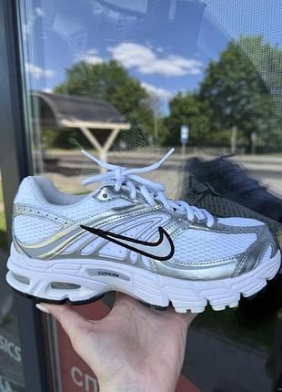 Кросівки nike hq2056-103 air max moto 2k(оригінал)