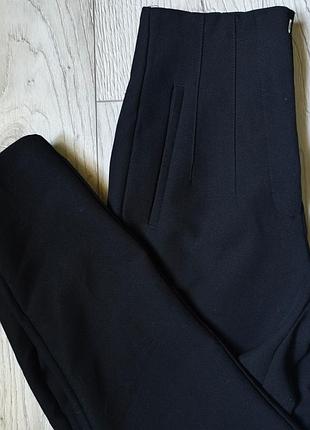 Супер крутые укороченные брюки от zara