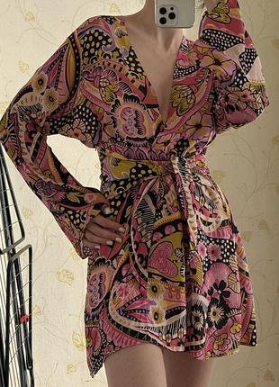Платье zara xs, s, мини, вискоза, котон, с рукавами, в цветочный принт с узорами, розовое, короткое, пляжное с поясом