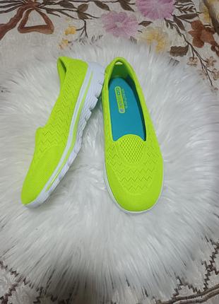 Жіночі літні сліпони skechers gowalk 2 оригінал салатові неонові мокасини сітка легкі текстильні балетки для ходьби
