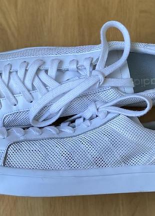 Кросівки adidas. 2