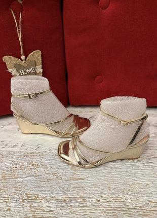 Фирменные босоножки new look 36р.