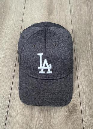Кепка new era la