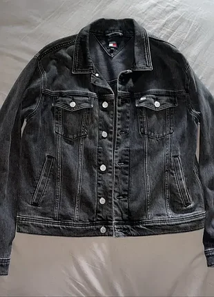 Tommy hilfiger (tommy jeans) джинсовая куртка l