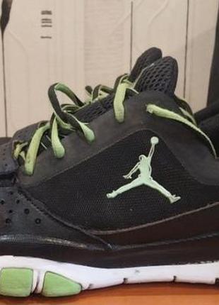 Продам  мужские легкие оригинальные кроссовки  jordan trunner dominate pro blacк vintage