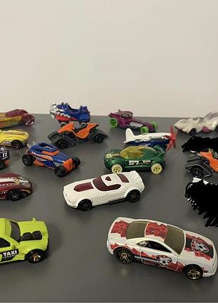 Hot wheels цікаві моделі