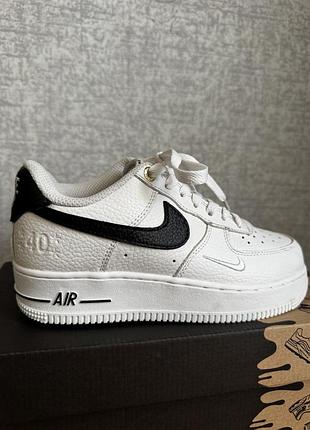 Нові кросівки nike air force білі з чорним кеди найк аїр форс натуральна шкіра  36 розмір , довжина устільки 22,5  стан новий , не підійшов розмір