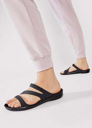 Жіночі шльопанці тапочки сланці crocs swiftwater