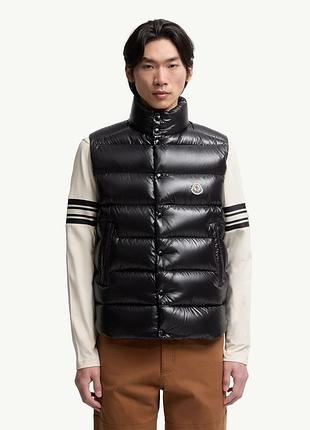 Чорний пуховий жилет moncler tibb down