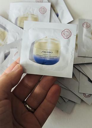 Крем shiseido vital perfection uplifting & firming advanced cream enriched