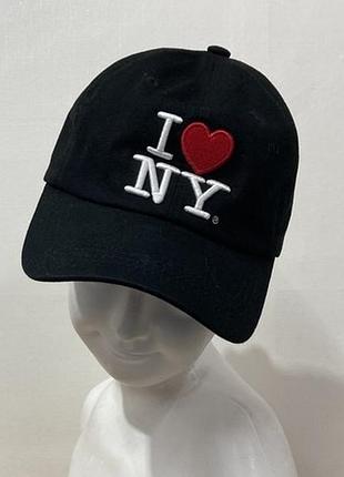 Чорна бейсболка з вишитим логотипом «i love ny»