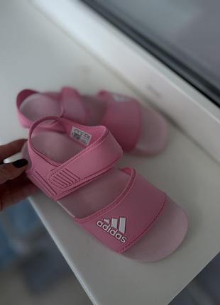 Босоніжки сандалі adidas 33розмір