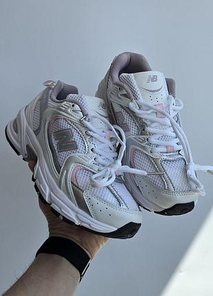 New balance 530
• white / silver / pink •