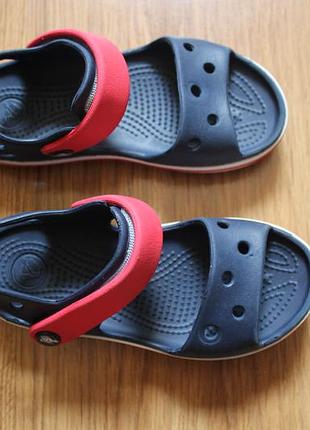 Унісекс дитячі сандалії босоніжки crocs crocband sandal kids у темно-синьому забарвленні