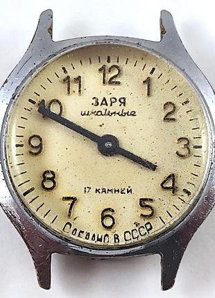 Годинник-зарядка шкільний. зроблено в ссер